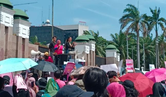 Aksi Aliansi Perempuan Indonesia Hadirkan Juru Bahasa Isyarat, Soroti Ketimpangan dan Kekerasan