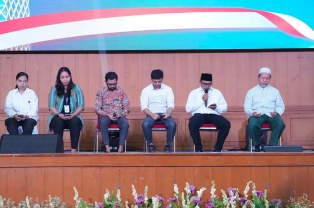 Doa Lintas Agama Warnai PPG 2025, Menag: Guru Adalah Teladan Persatuan Bangsa