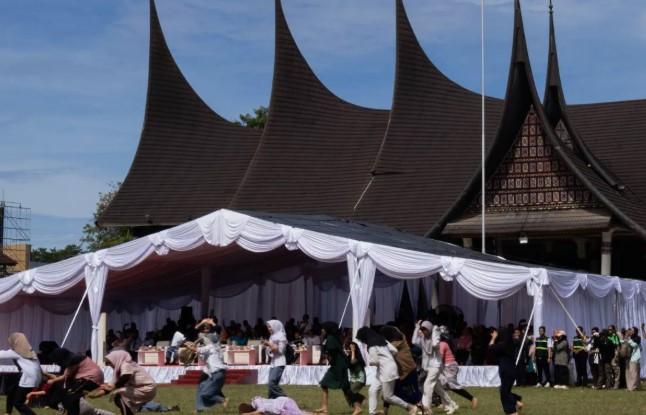 Kemenkes Latih Warga Padang Hadapi Ancaman Gempa Megathrust, Fokus pada Simulasi Kesiapsiagaan