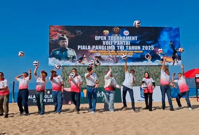 Open Turnamen Voli Pantai Piala Panglima TNI 2025 Resmi Digelar di Mandalika, Gaungkan Sport Tourism dan Persatuan