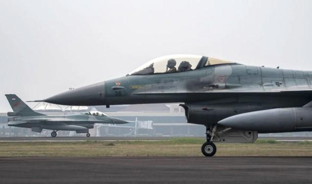 Dua Jet Tempur Venezuela Terbang Rendah di Atas Kapal Perang AS, Pentagon Sebut Tindakan Sangat Provokatif