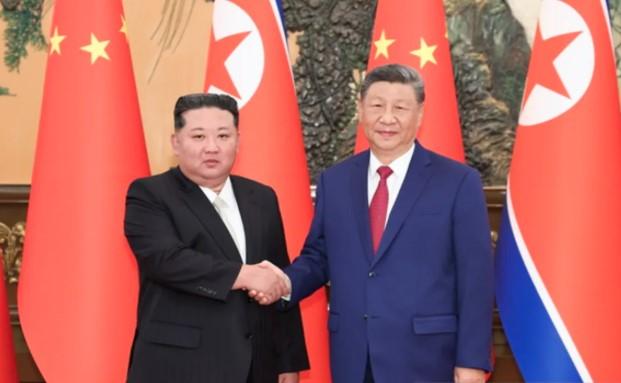 Xi Jinping dan Kim Jong-un Tegaskan Persahabatan Abadi China–Korea Utara di Tengah Ketegangan Global