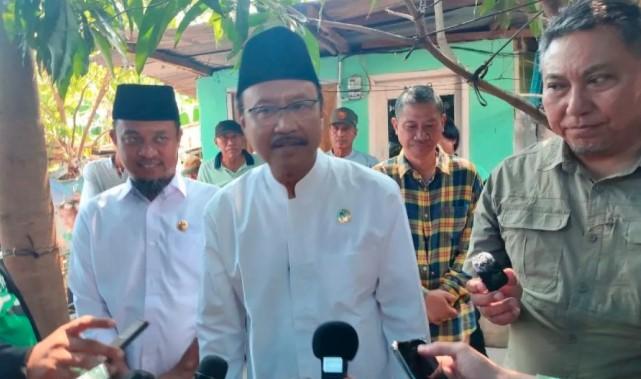 Mensos Saifullah Yusuf Serahkan Santunan Korban Kerusuhan Demonstrasi di Makassar