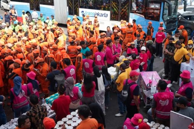 Aksi #LokalBantuWarga: Ribuan Makanan Dibagikan untuk Dukung Pemulihan Jakarta Pasca Demonstrasi