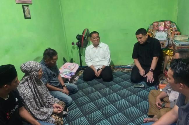 Dirjen Otda dan Wali Kota Makassar Kunjungi Korban Demonstrasi Anarkis: Wujud Nyata Arahan Presiden