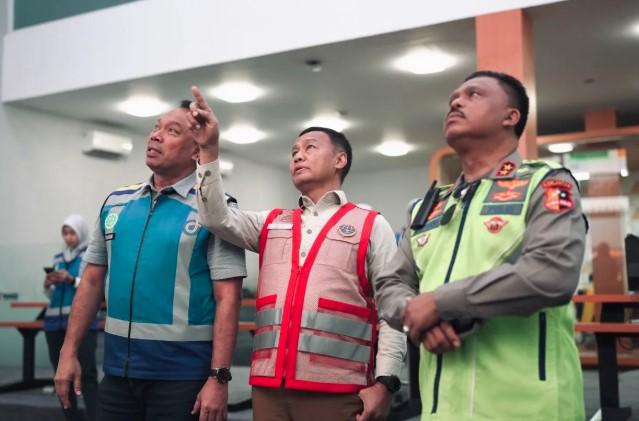 Kemenhub Pastikan Arus Lalu Lintas Libur Maulid Nabi Terkendali, Contra Flow Diberlakukan di Tol Japek