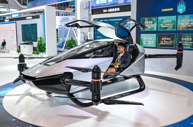 Pameran Industri Cerdas Dunia 2025 Resmi Dibuka di Chongqing, Tampilkan Ribuan Inovasi AI dan Kendaraan Cerdas