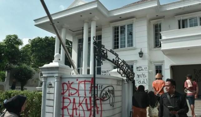 12 Orang Jadi Tersangka Penjarahan Rumah Uya Kuya, Polisi Masih Kembangkan Kasus