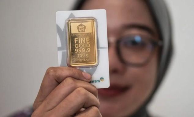 Harga Emas Antam Kembali Cetak Rekor, Tembus Rp2,060 Juta per Gram