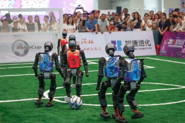 WSIE 2025 Resmi Dibuka di Chongqing, China Tampilkan Inovasi Industri Pintar dan Robot Penyeduh Kopi