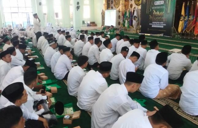 UMI “Reset” Moral dan Akhlak Ribuan Mahasiswa Baru Lewat Pekan Pesantren