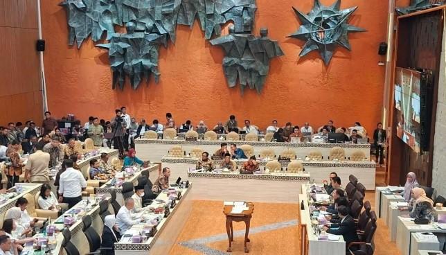 Menghapus Hak Budget DPR dan Membangun Demokrasi Partisipatif yang Berkeadilan