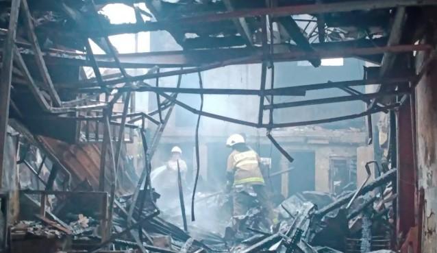 Kebakaran Food Court di Fatmawati Padam, Petugas Masih Lakukan Pendinginan