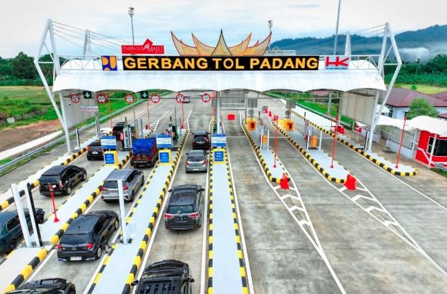 Dua Penumpang Tewas dalam Kecelakaan Tunggal Bus di Tol Padang–Sicincin