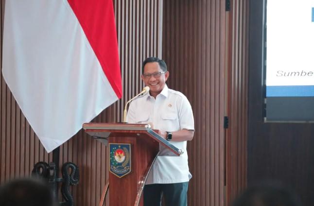 Mendagri Perintahkan Pejabat Eselon I Pantau Langsung Siskamling, Tegaskan Peran Aktif Masyarakat Jaga Ketertiban