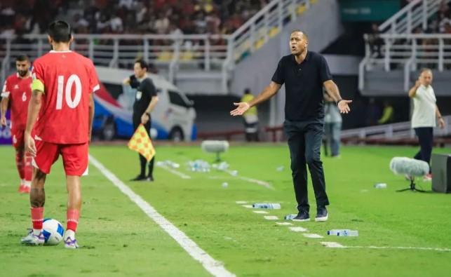 Patrick Kluivert Soroti Taktik Bertahan Lebanon, Jay Idzes Tegaskan Target Timnas Tetap Menang