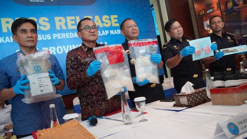 Bea Cukai dan BNNP Bali Gagalkan Penyelundupan Narkotika Jaringan Ukraina dan Spanyol, Selamatkan 54 Ribu Jiwa