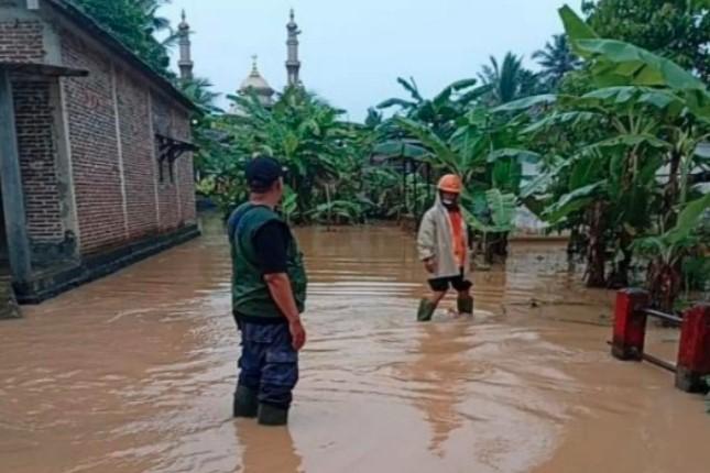 Hujan Deras Sebabkan Banjir di Kroya dan Longsor di Cipari, BPBD Cilacap Lakukan Penanganan Darurat