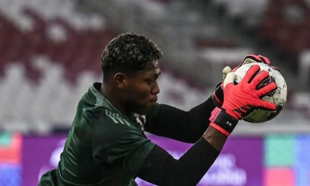 AC Milan Siapkan Pengganti Mike Maignan, Elia Caprile dan Zion Suzuki Jadi Incaran