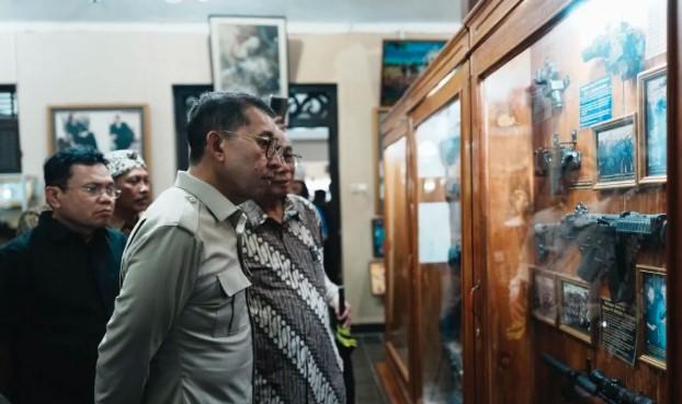 Menbud Fadli Zon Tekankan Pelestarian Warisan Sejarah melalui Museum Tokoh Bangsa