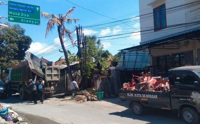 Pemkot Denpasar Fokus Bersihkan Sisa Banjir dan Tangani Pengungsi di Masa Tanggap Darurat