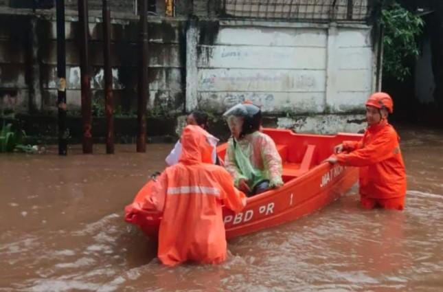 Dari Anak Kembali Sekolah hingga Banjir Jakarta Selatan, Ini Sorotan Utama DKI Jakarta 12 September 2025