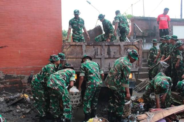 Kodam IX/Udayana Kerahkan Ratusan Prajurit Bantu Pemulihan Pascabanjir di Bali
