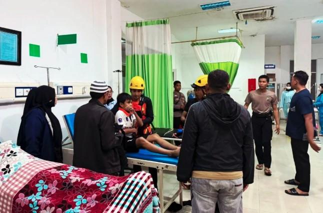 Kapal Kandas di Perairan Sene, Empat Pelajar SMP Alami Hipotermia dan Berhasil Dievakuasi Tim SAR