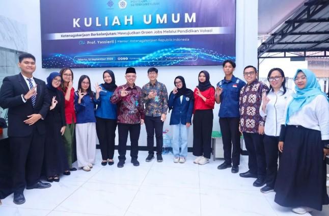Sekjen Kemnaker Dukung Mahasiswa Polteknaker Tampil Percaya Diri di Final IPEC 2 Manado