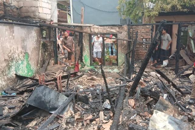 Kebakaran di Kramat Senen Hanguskan Enam Rumah, Diduga Akibat Korsleting Listrik