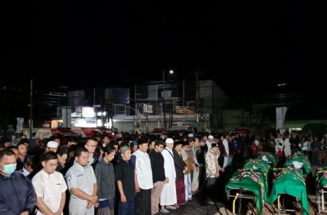 Tujuh Jenazah Korban Kecelakaan Bus di Bromo Dimakamkan di Jember, RSBS Pastikan Penanganan Korban Luka