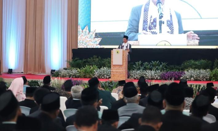 Menag Ajak Santri Teladani Ulama Klasik dan Siap Hadapi Tantangan Global Lewat Pesantren