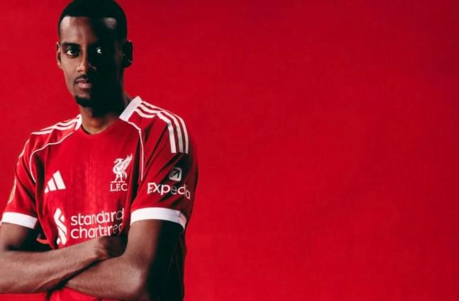 Alexander Isak Belum Debut, Arne Slot Jelaskan Alasan Absen Saat Liverpool Kalahkan Burnley