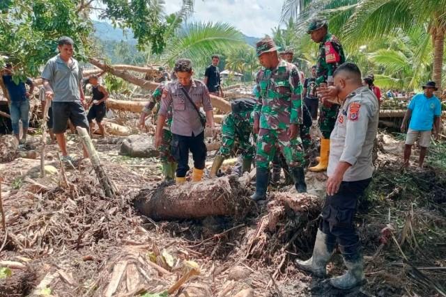 Tiga Korban Banjir Bandang di Nagekeo Masih Hilang, Pemprov NTT Lanjutkan Pencarian dan Penyaluran Bantuan