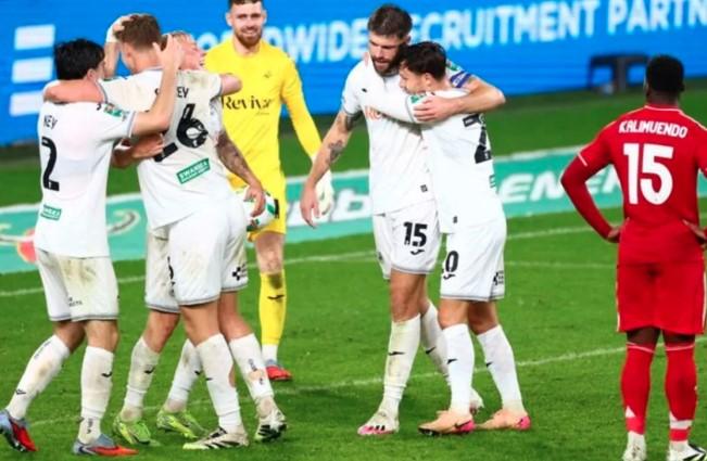 Dramatis! Kalahkan Nottingham Forest 3-2, Swansea City Lolos ke Putaran Keempat Piala Liga untuk Pertama Kali Sejak 2014