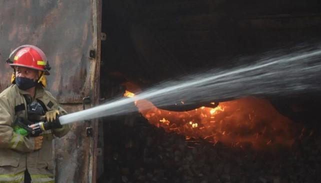 Kebakaran Rumah Kontrakan di Cakung Akibatkan Satu Korban Luka Bakar, Diduga Dipicu Perkelahian Rumah Tangga