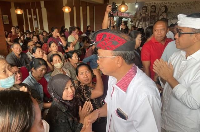 Pemprov Bali dan Pemkot Denpasar Salurkan Bantuan Rp3,4 Miliar bagi Pedagang Terdampak Banjir Pasar Kumbasari dan Badung