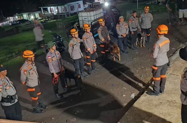 Polri Kerahkan Empat Anjing Pelacak untuk Cari Korban Banjir Bandang di Nagekeo