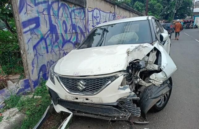 Bus Transjakarta Diduga Alami Rem Blong, Tabrak Ruko dan Kendaraan di Pulogebang