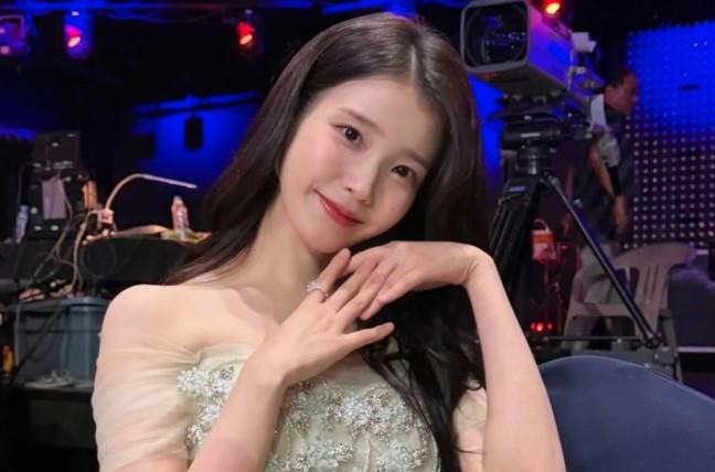 IU Rayakan Hari Debut dengan Donasi Rp2,3 Miliar, Perlihatkan Konsistensi Filantropi dan Cinta pada Penggemar
