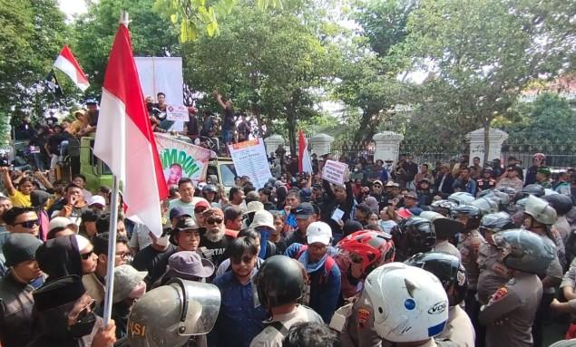 Kasus Wali Kota Prabumulih dan Bupati Pati: Pelajaran Penting bagi Pejabat Daerah di Era Pengawasan Publik Digital