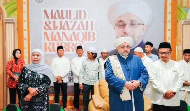 Peringati Maulid Nabi di Probolinggo, Gubernur Khofifah Ajak Santri Siapkan Diri Jadi Pemimpin Umat