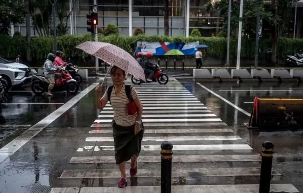 BMKG: Hujan Ringan Diprakirakan Guyur Sebagian Wilayah Jakarta pada Minggu Malam