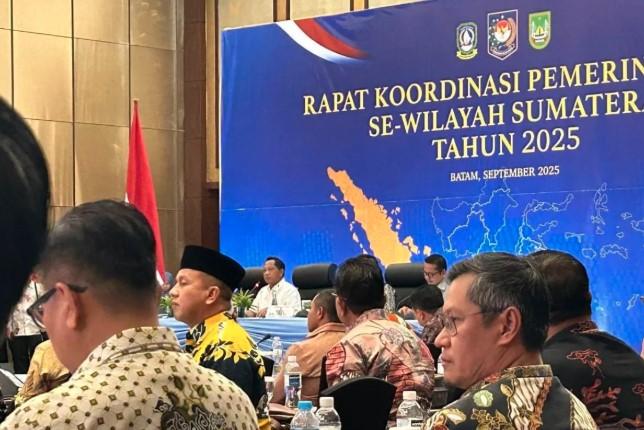 Mendagri Tito Izinkan Kepala Daerah dan ASN ke Luar Negeri, Fokus untuk Dinas dan Berobat