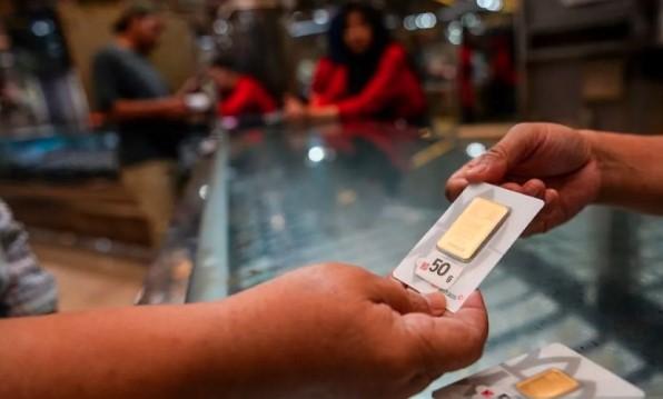 Harga Emas Hari Ini Stabil, Antam Tetap di Rp2,21 Juta per Gram