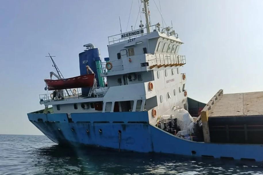 Kapal Bermuatan 86 Kontainer Karam di Perairan Sunda Kelapa, Seluruh Awak Selamat