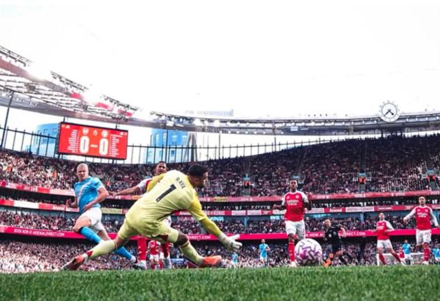Arsenal Selamat dari Kekalahan Usai Gol Telat Martinelli Tahan Imbang Manchester City 1-1