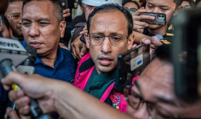 Tangkapan Layar Artikel Soal Nadiem Makarim Tuduh Jokowi dan Luhut Terima Rp4,5 Triliun Dipastikan Hoaks
