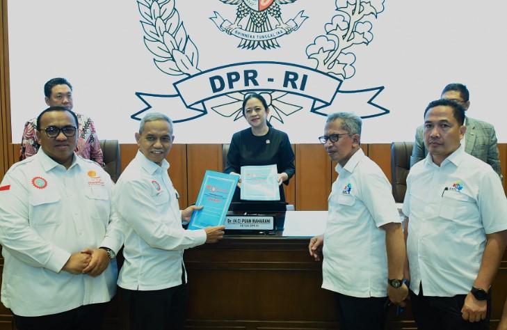 Puan Maharani Terima Audiensi KSPSI dan KSPI, Bahas RUU Ketenagakerjaan dan Supremasi Sipil