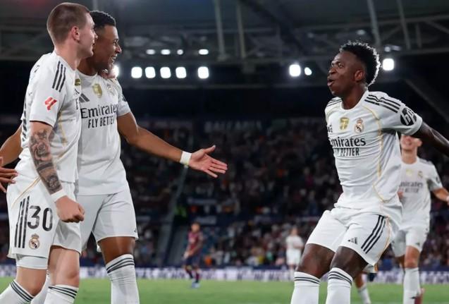 Real Madrid Perpanjang Rekor Sempurna Usai Bungkam Levante 4-1 di Laga Tandang
